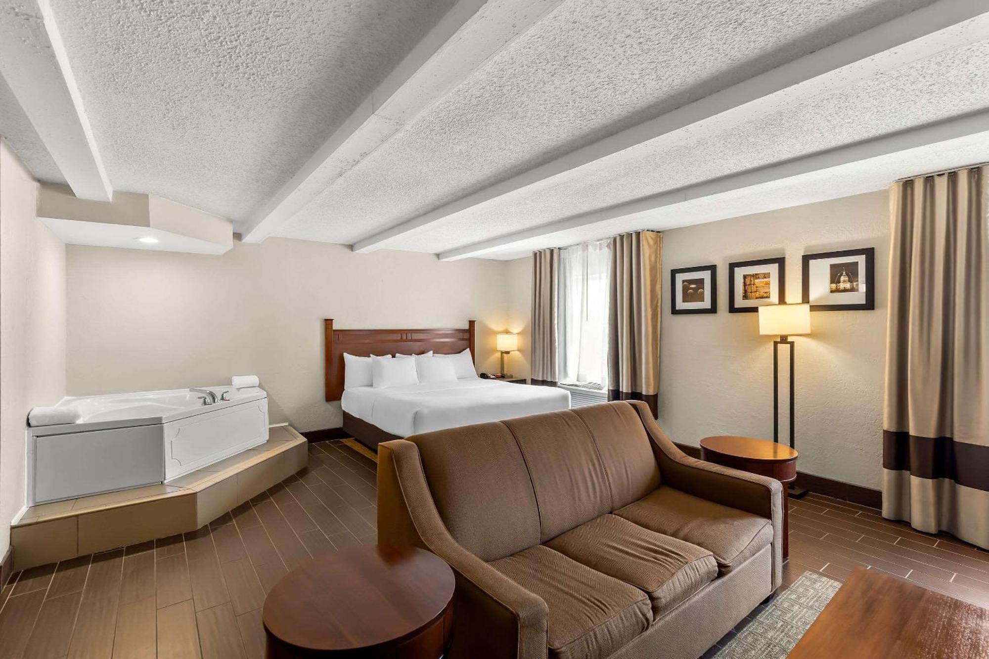 Comfort Inn St Louis - Westport Event Center Maryland Heights Exterior foto